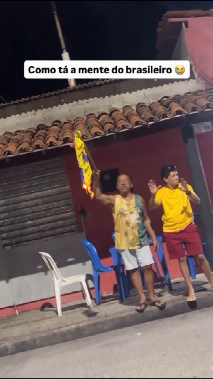 Revolta após eliminação: comerciante de Caucaia queima camisa da Seleção Brasileira