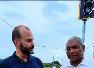 Waldemir Catanho visita semáforo instalado na CE-085 e destaca compromisso com Caucaia Waldemir Catanho visita semáforo instalado na CE-085 e destaca compromisso com Caucaia