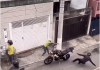 Mulher reage a tentativa de assalto e impede roubo de motocicleta em São Paulo Mulher reage a tentativa de assalto e impede roubo de motocicleta em São Paulo