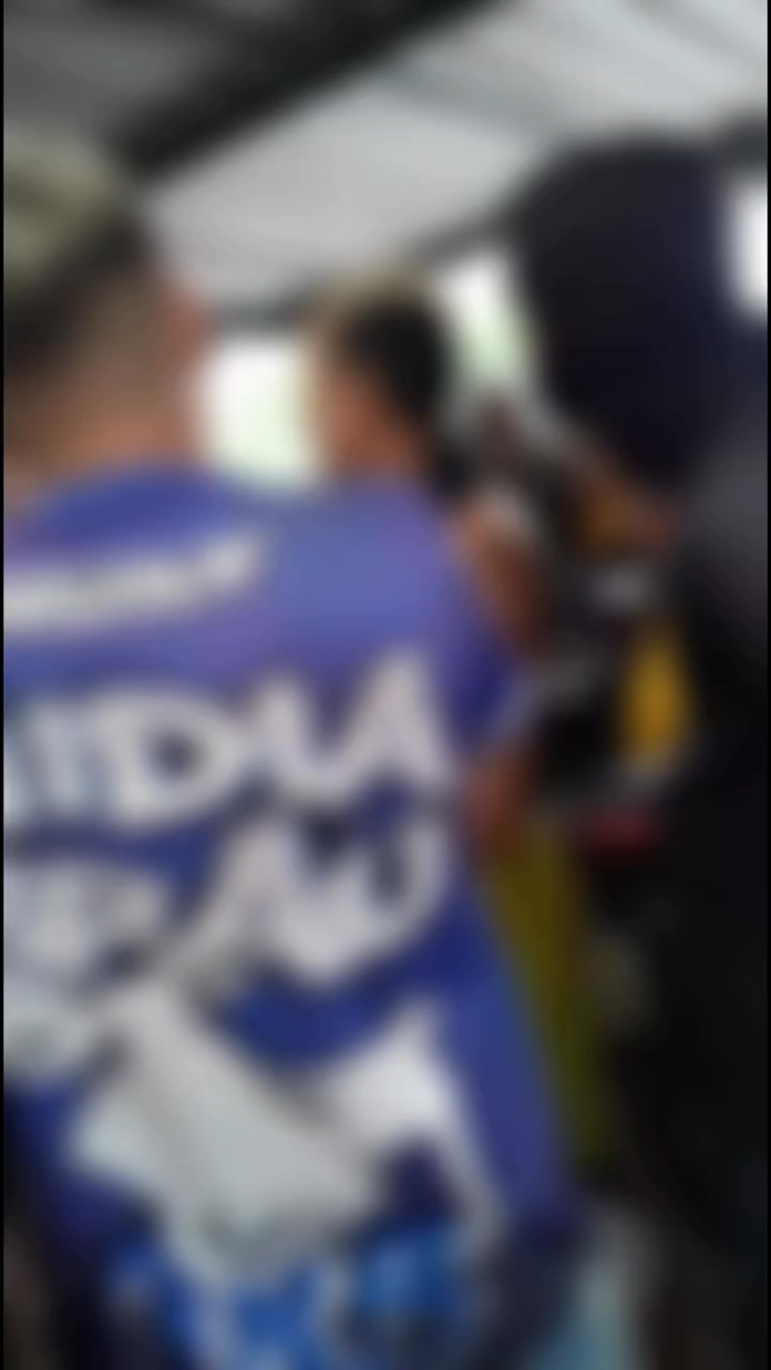 Vídeo mostra homem sendo agredido por grupo de motoentregadores em Fortaleza