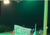 Democracia seletiva? Militante tem cartaz “Ciro Não” arrancado durante ato com Flávio Bolsonaro e episódio expõe contradição na direita Democracia seletiva? Militante tem cartaz "Ciro Não" arrancado durante ato com Flávio Bolsonaro e episódio expõe contradição na direita