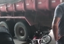 Motociclista fica ferido em colisão com caminhão no Tabapuazinho, em Caucaia Motociclista fica ferido em colisão com caminhão no Tabapuazinho, em Caucaia
