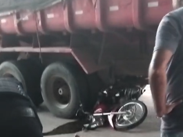 Motociclista fica ferido em colisão com caminhão no Tabapuazinho, em Caucaia Motociclista fica ferido em colisão com caminhão no Tabapuazinho, em Caucaia