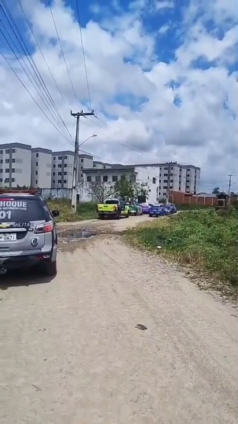 Sonhos destruídos - Prefeitura de Caucaia realiza reintegração de posse no Araturi e ação reacende debate sobre o fim do Bora Habitar Sonhos destruídos - Prefeitura de Caucaia realiza reintegração de posse no Araturi e ação reacende debate sobre o fim do Bora Habitar