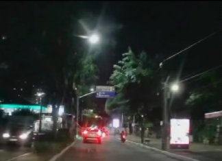 Pneu solto atravessa avenida movimentada de Fortaleza e quase provoca acidente Pneu solto atravessa avenida movimentada de Fortaleza e quase provoca acidente