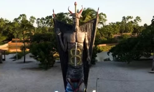 Estátua de 11 metros do Diabo é inaugurada na Taíba e gera repercussão entre cristãos Estátua de 11 metros do Diabo é inaugurada na Taíba e gera repercussão entre cristãos