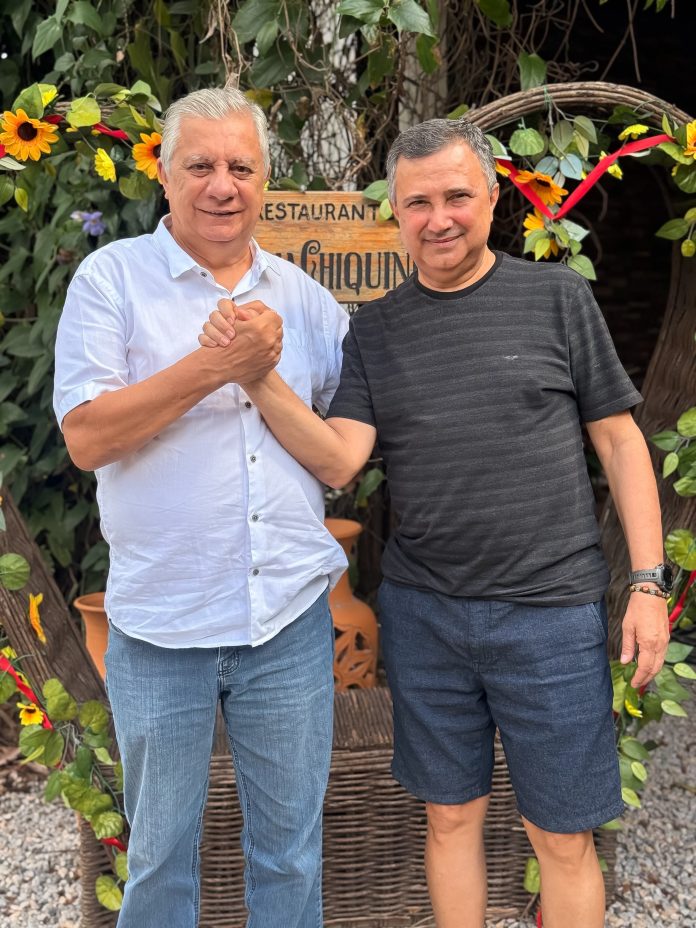 Ex-prefeito Washington Góis declara apoio à pré-candidatura de José Airton à Câmara Federal Ex-prefeito Washington Góis declara apoio à pré-candidatura de José Airton à Câmara Federal