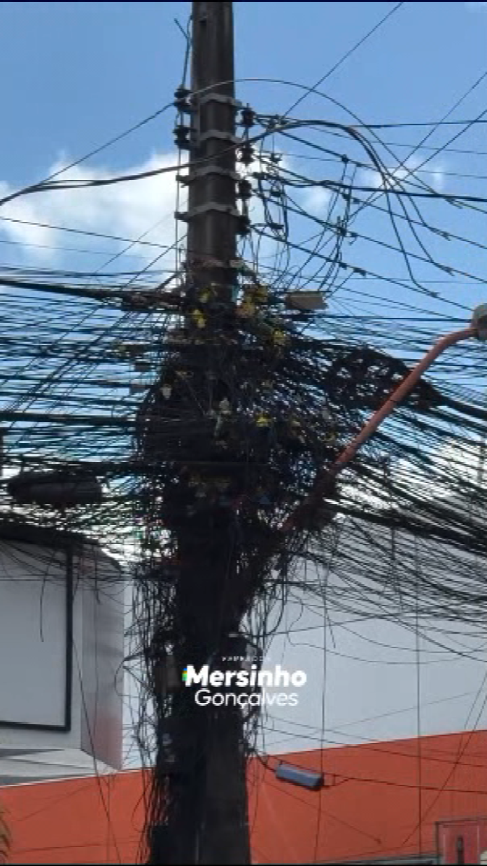 Vereador Mersinho apresentará projeto que propõe implantação de fiação subterrânea em Caucaia Vereador Mersinho apresentará projeto que propõe implantação de fiação subterrânea em Caucaia