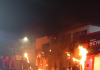 Poste pega fogo no Centro de Caucaia e mobiliza Corpo de Bombeiros Poste pega fogo no Centro de Caucaia e mobiliza Corpo de Bombeiros